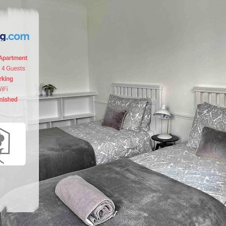 Netley Village Apartment By Your Stay Solutions Short Lets & Serviced Accommodation Netley Southampton With Free Wi-Fi Hamble-le-Rice Exterior foto