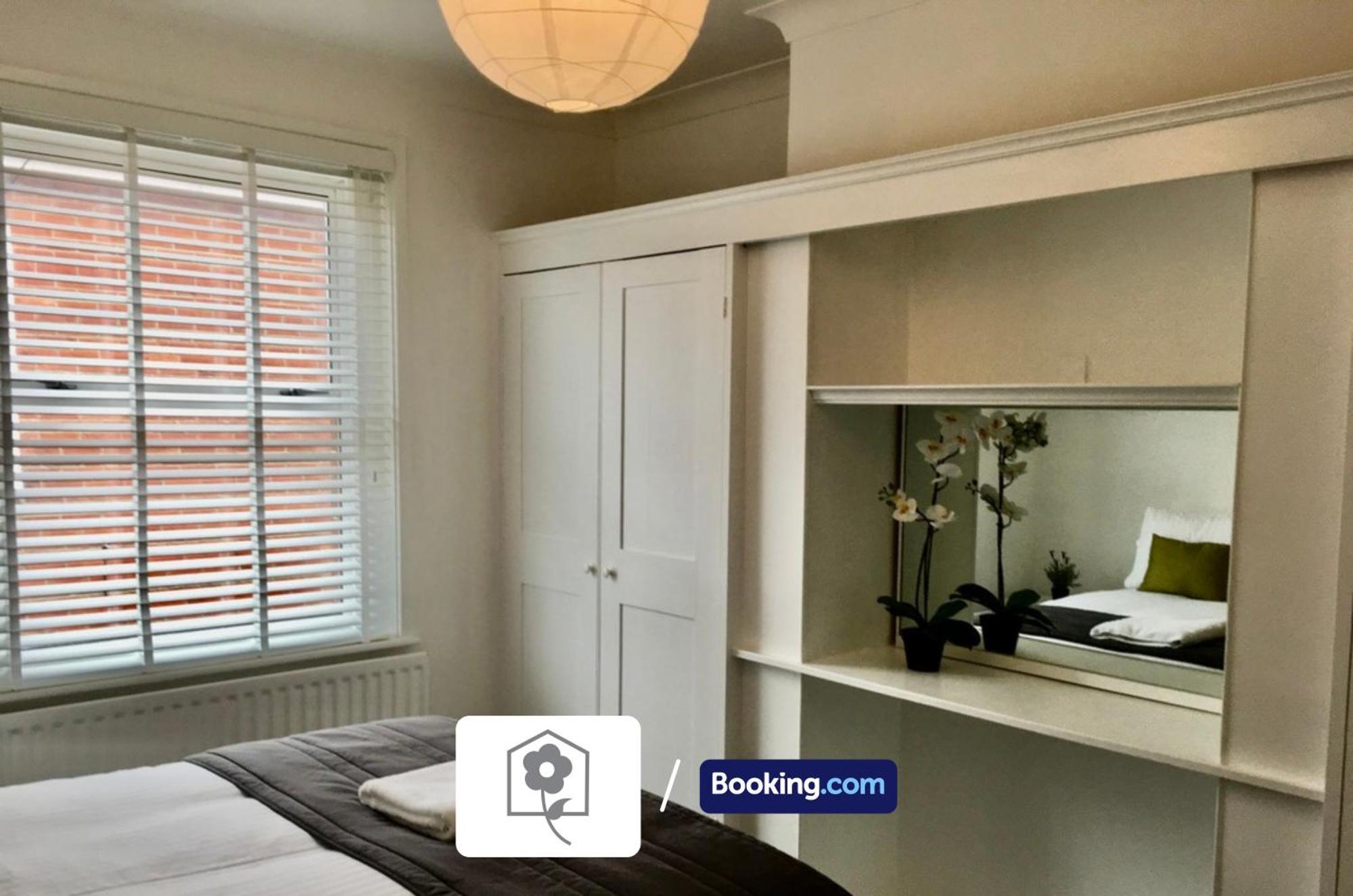 Netley Village Apartment By Your Stay Solutions Short Lets & Serviced Accommodation Netley Southampton With Free Wi-Fi Hamble-le-Rice Exterior foto