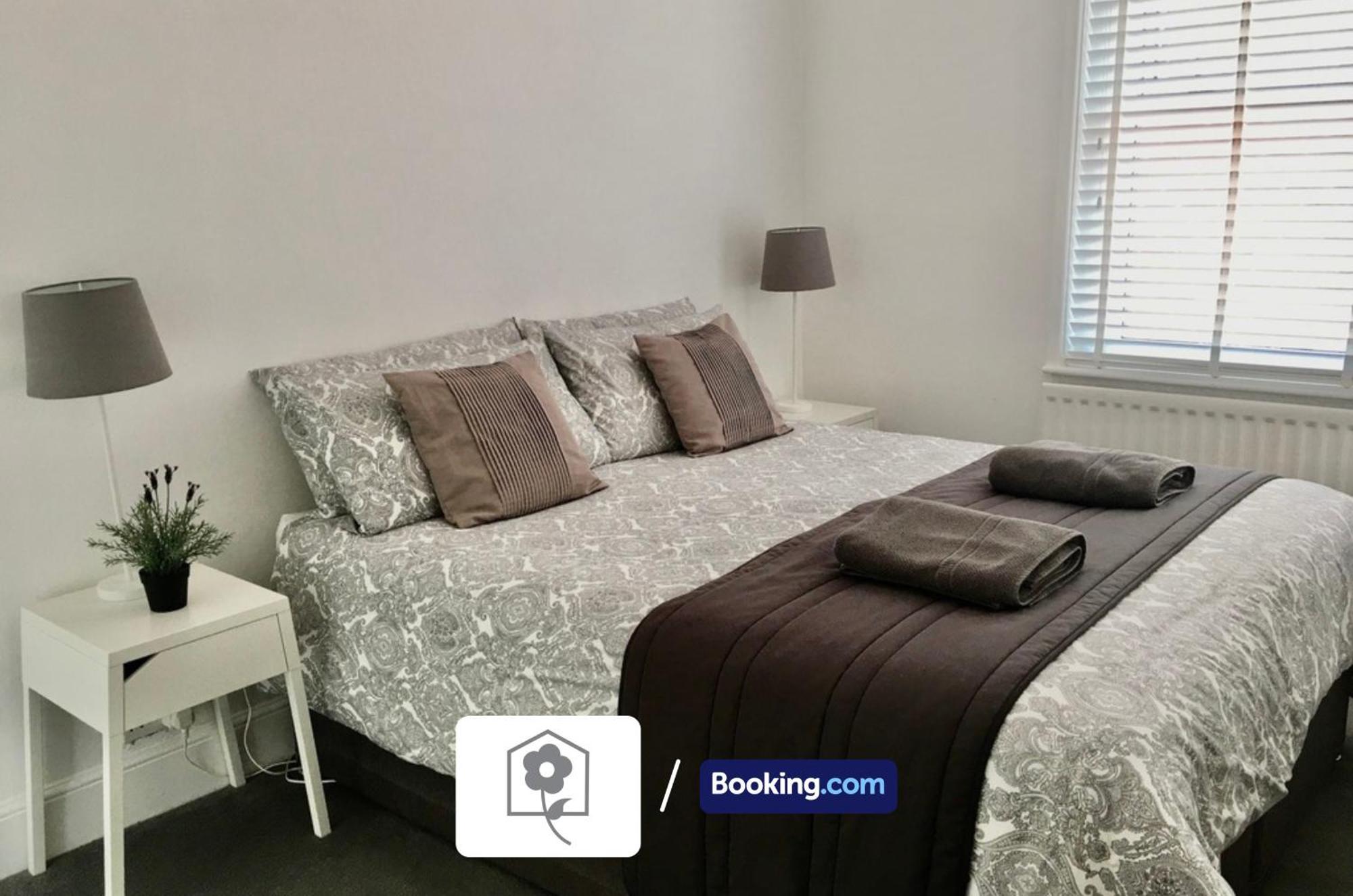Netley Village Apartment By Your Stay Solutions Short Lets & Serviced Accommodation Netley Southampton With Free Wi-Fi Hamble-le-Rice Exterior foto