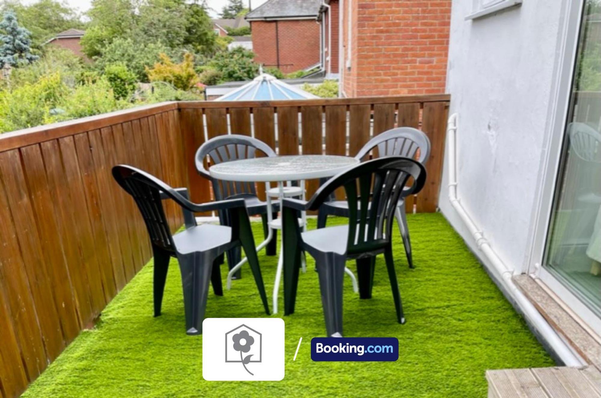 Netley Village Apartment By Your Stay Solutions Short Lets & Serviced Accommodation Netley Southampton With Free Wi-Fi Hamble-le-Rice Exterior foto